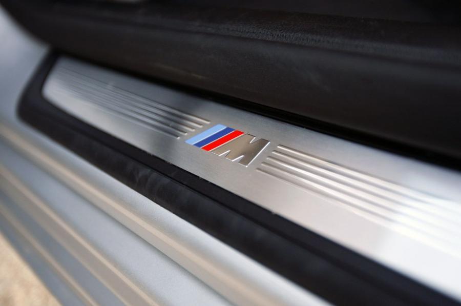  BMW 740Li 2011 года  (фото 16 из 48)
